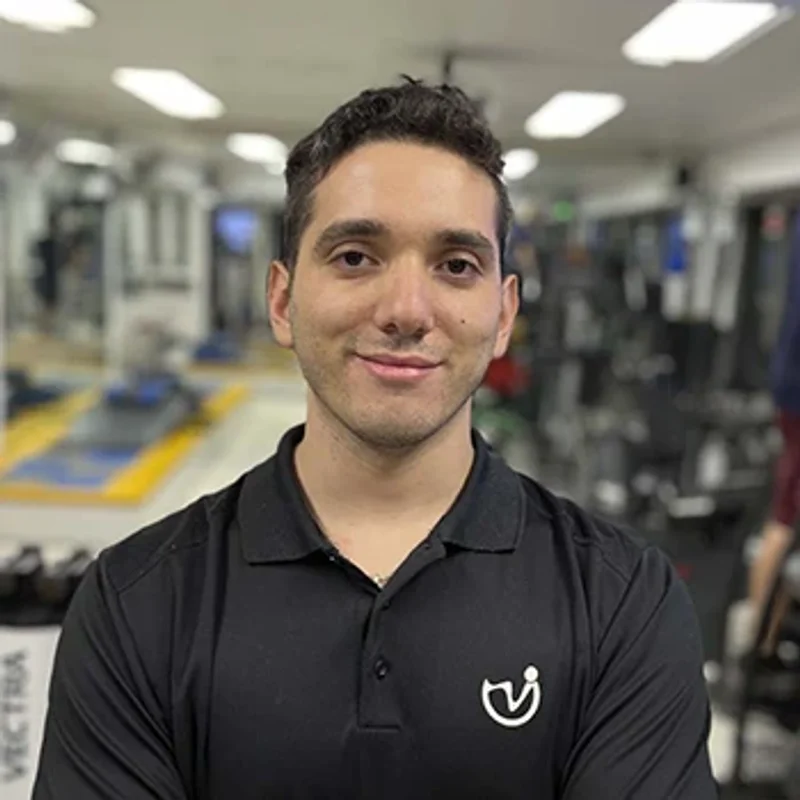 Kinesiólogo Cristóbal Zúñiga Aránguiz especializado en rehabilitación